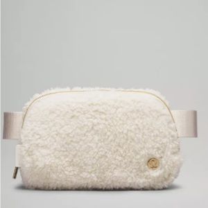lululemon belt bag fleece